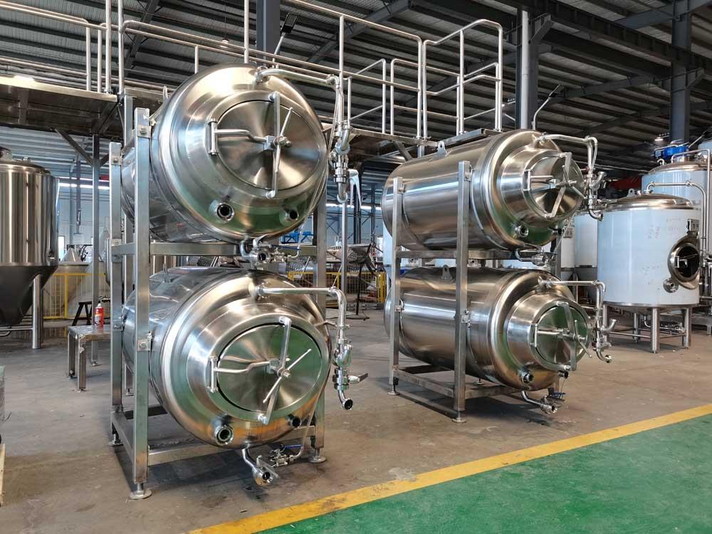 4BBL Horizontal Lagering Tanks Cooling Jacketed Unitanks